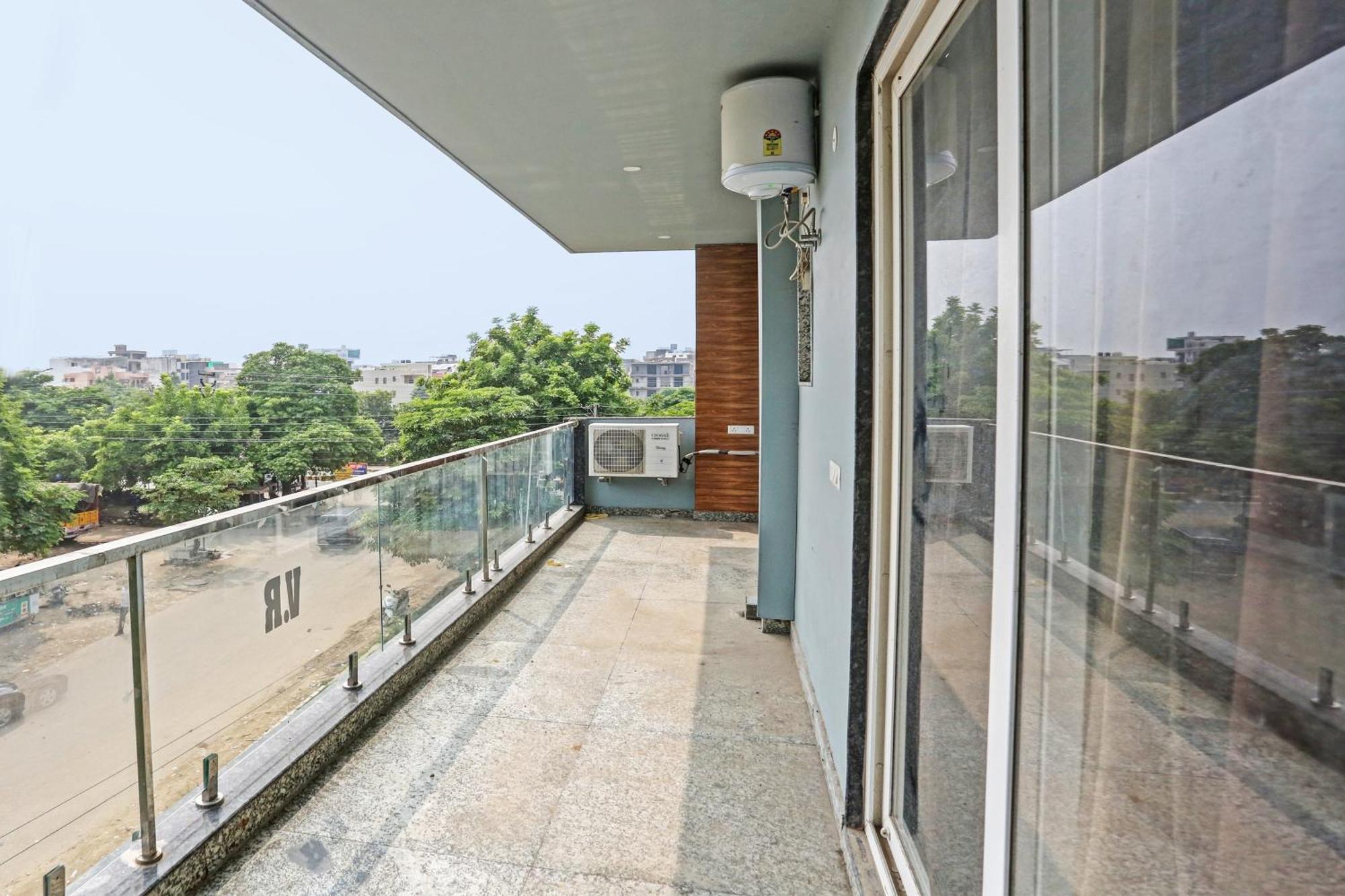 Hotel O Vikrant Residency Gurgaon Dış mekan fotoğraf