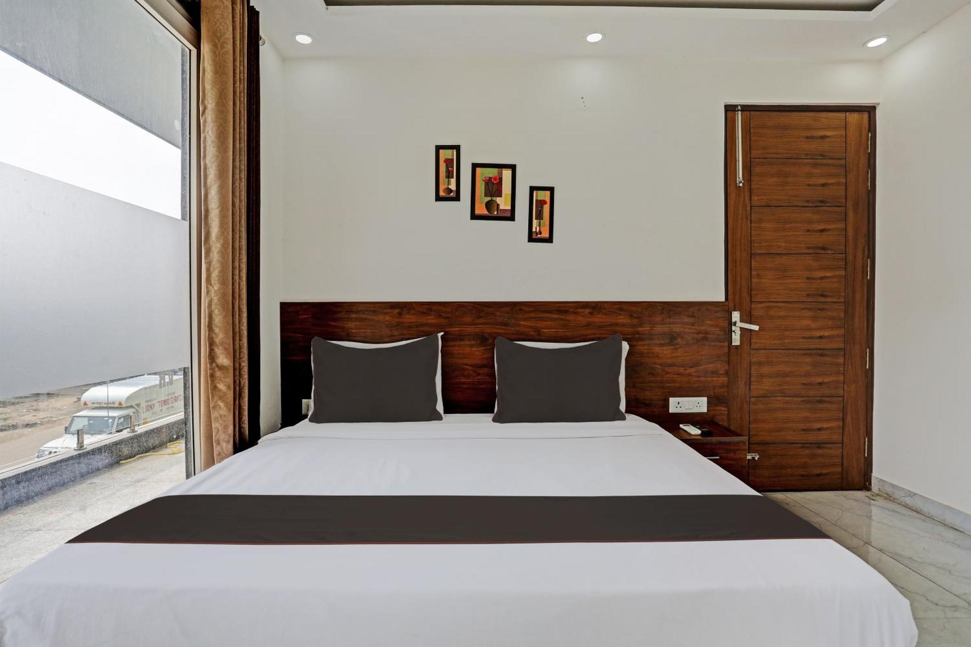 Hotel O Vikrant Residency Gurgaon Dış mekan fotoğraf