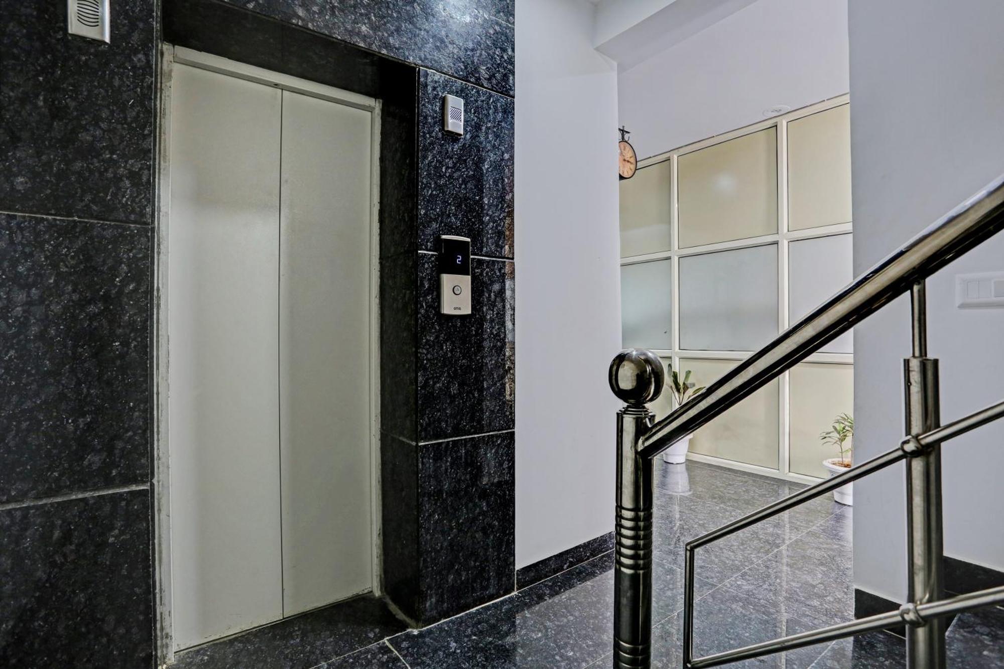 Hotel O Vikrant Residency Gurgaon Dış mekan fotoğraf