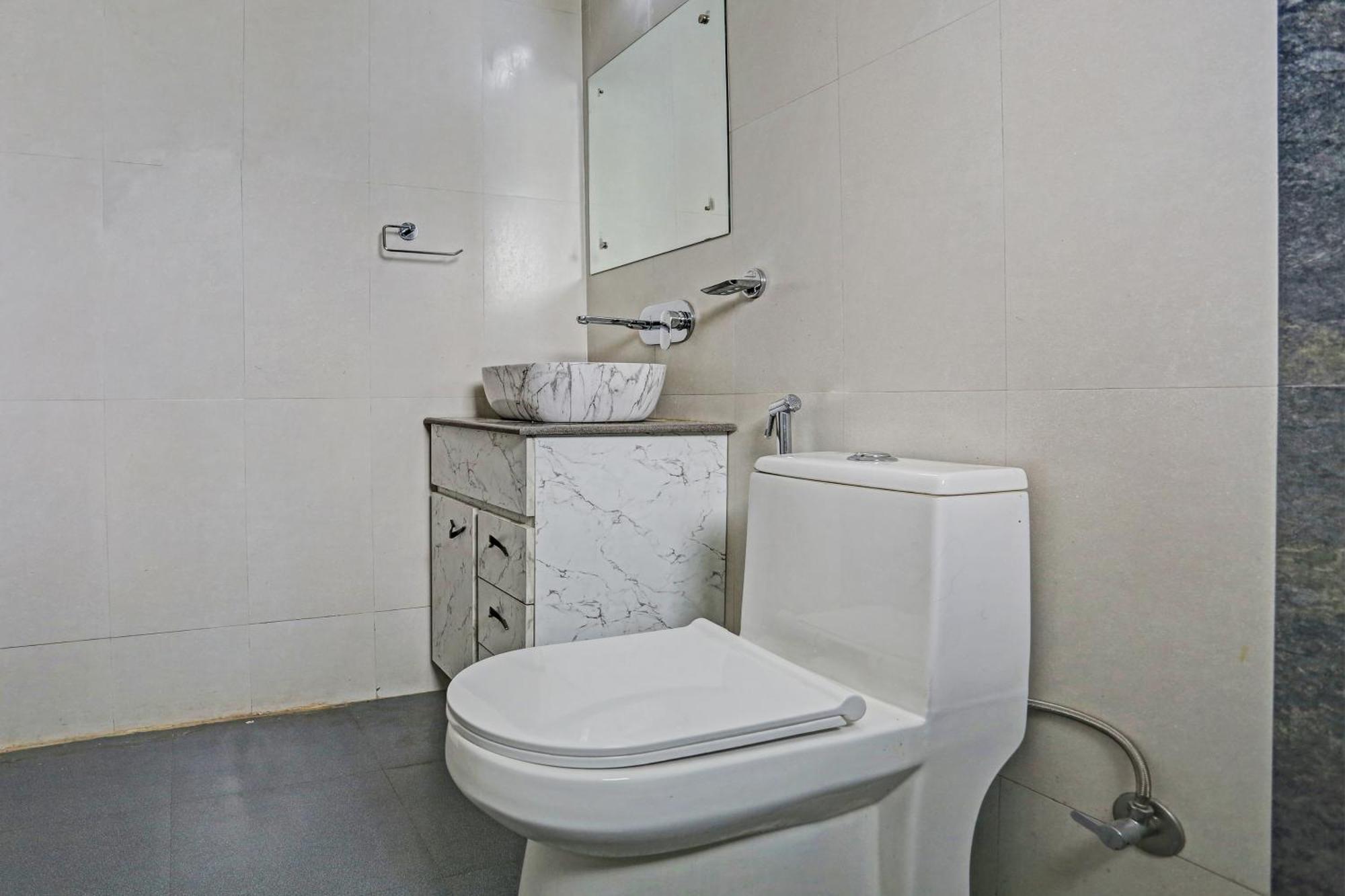Hotel O Vikrant Residency Gurgaon Dış mekan fotoğraf